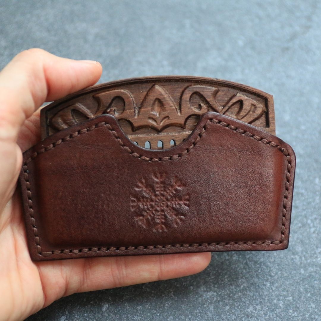 SALE - Walnut Comb + FREE Leather Pouch - NorseMyst